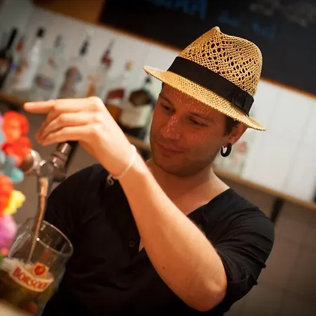 Casa De La Musica Хостел *